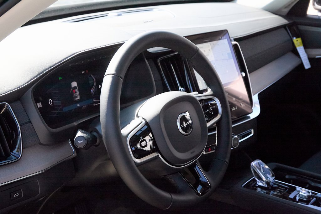 New 2026 Volvo XC90 B6 Plus w/ Protection Package Premier image 21