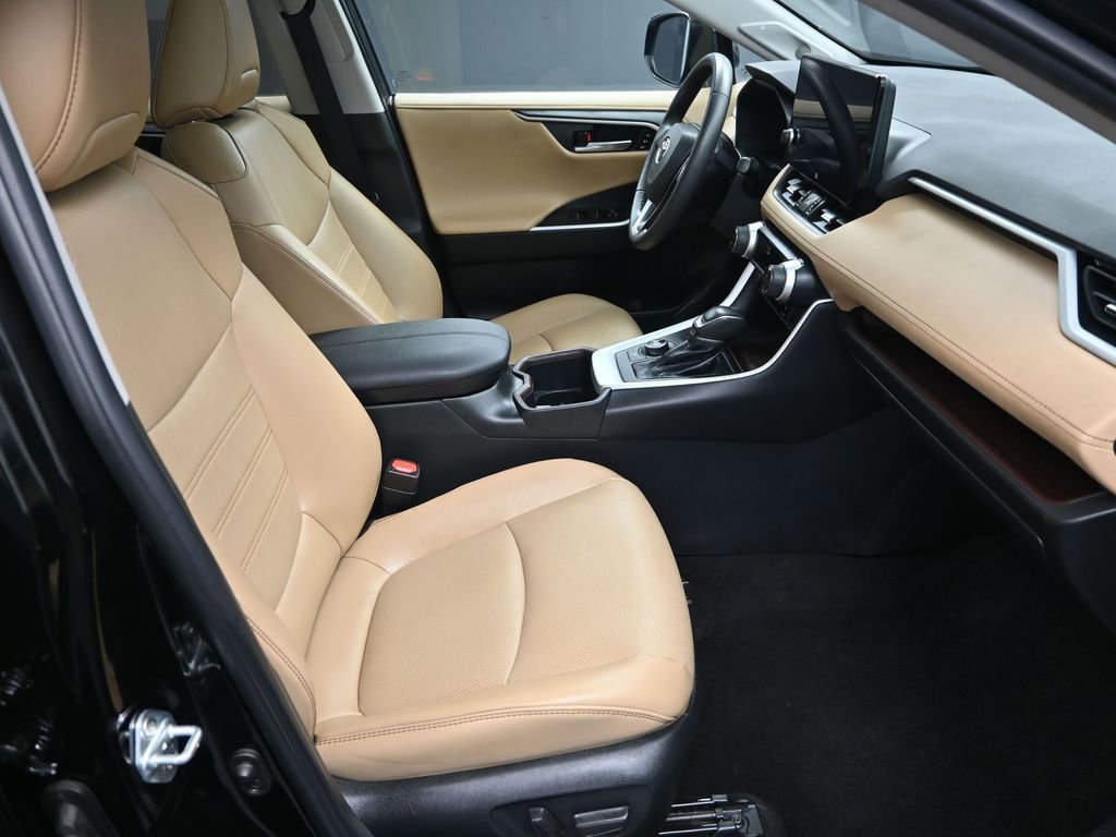 Used 2023 Toyota RAV4 Limited image 39