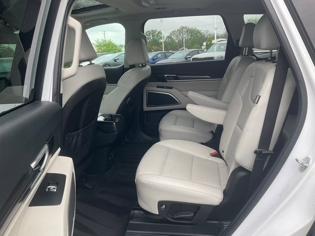 Used 2024 Kia Telluride S w/ S Sunroof Package FWD image 26