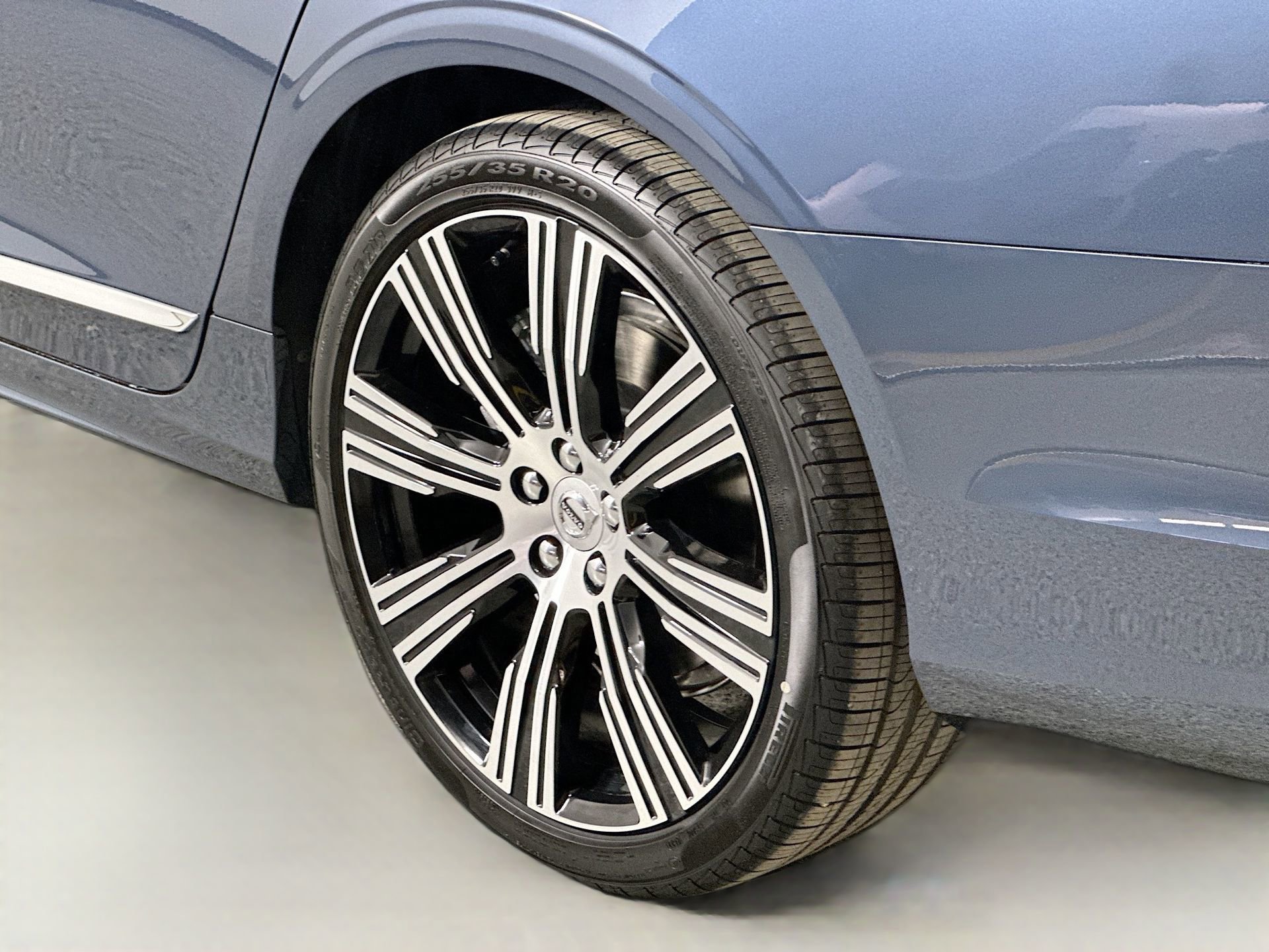 New 2025 Volvo S90 B6 Plus image 8