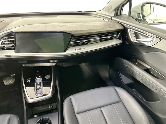 Used 2025 Audi Q4 e-tron Premium w/ Convenience Package image 27