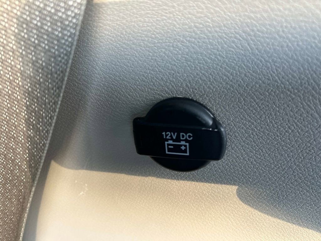 Used 2024 Chrysler Pacifica Touring-L image 15