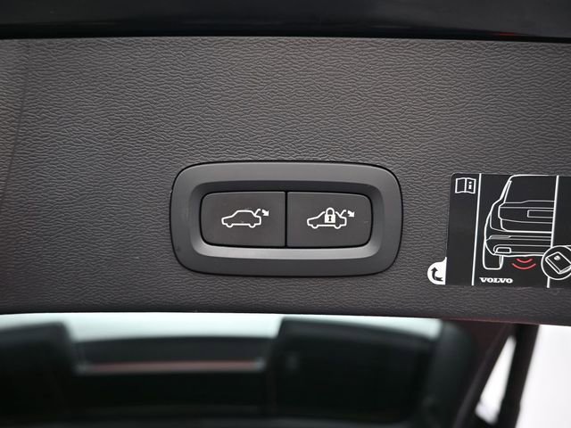 Used 2020 Volvo XC40 T5 Momentum w/ Protection Package Premier image 28