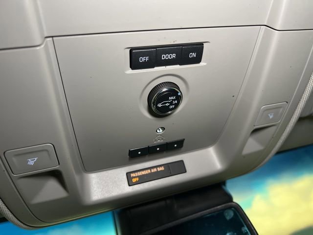 Used 2018 Chevrolet Suburban LT image 41