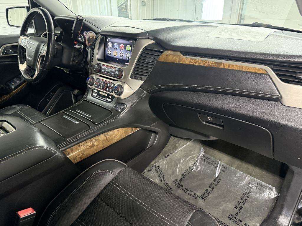 Used 2015 GMC Yukon Denali w/ Premium Package AWD/4WD image 40