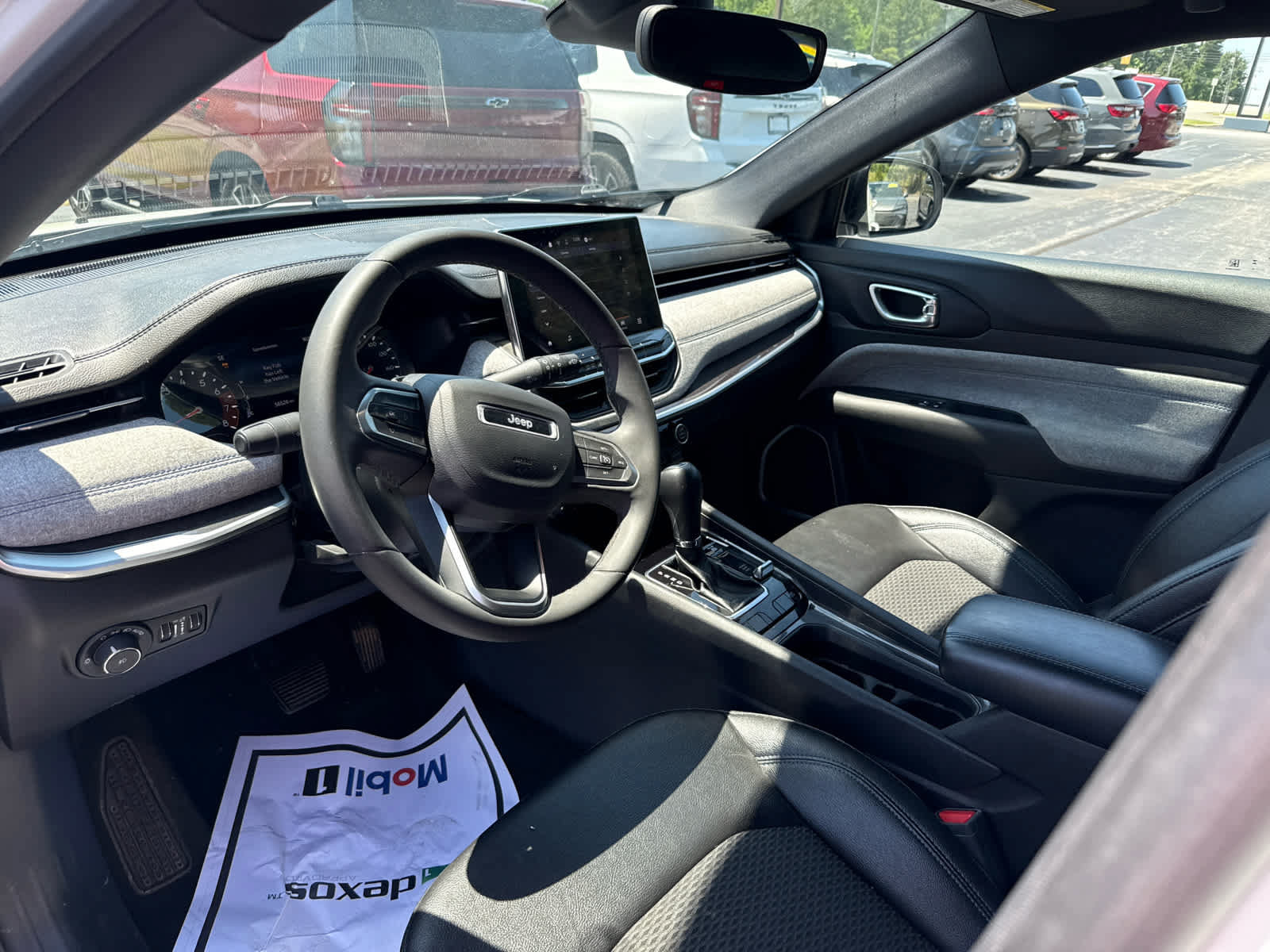 Used 2024 Jeep Compass Latitude AWD/4WD image 14