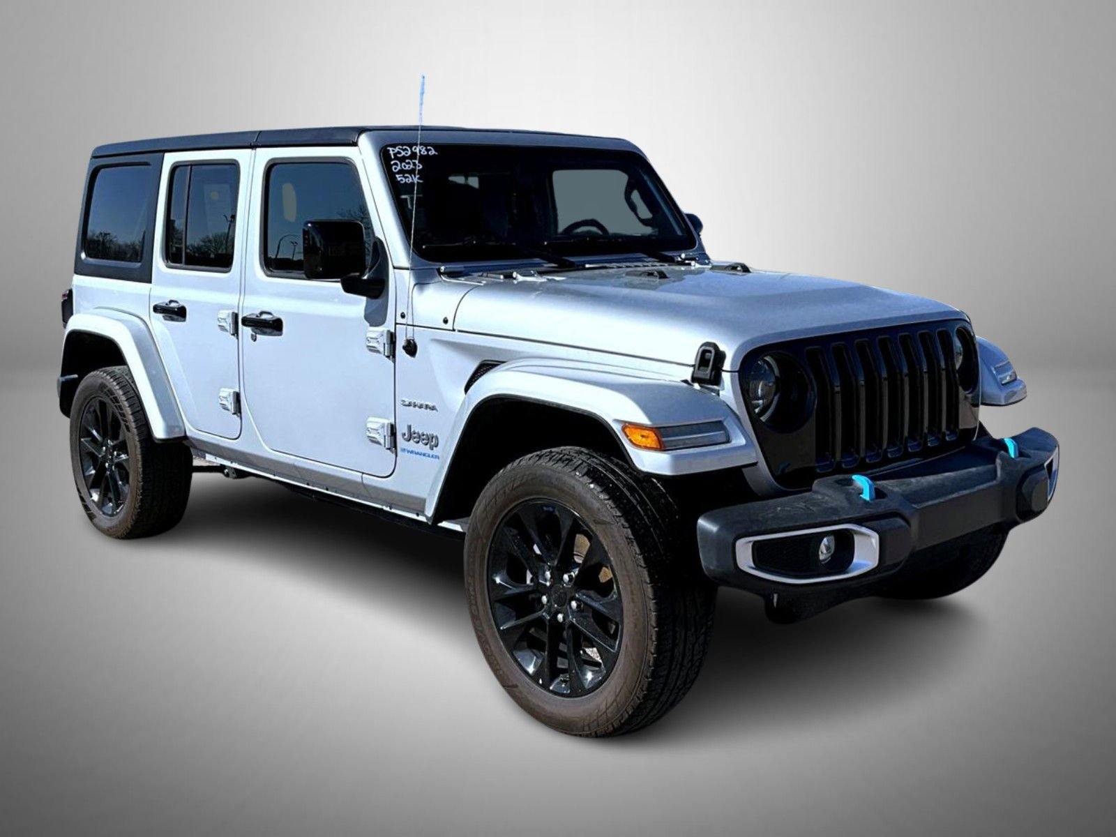 Used 2023 Jeep Wrangler Unlimited Sahara image 3