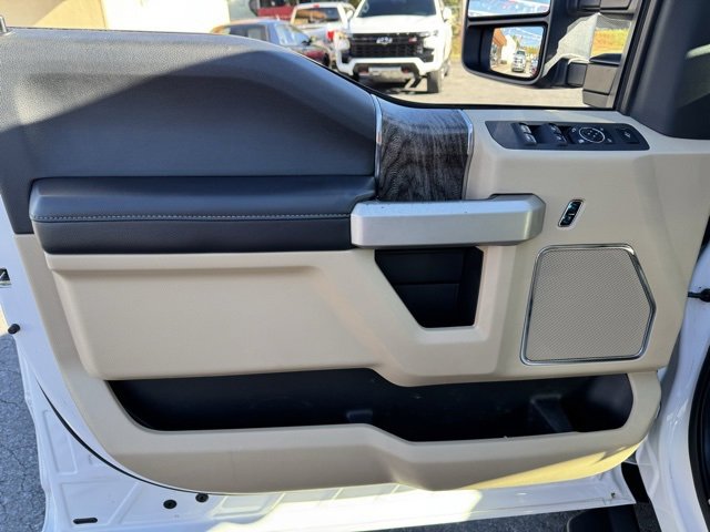 Used 2017 Ford F250 Lariat w/ Chrome Package image 11