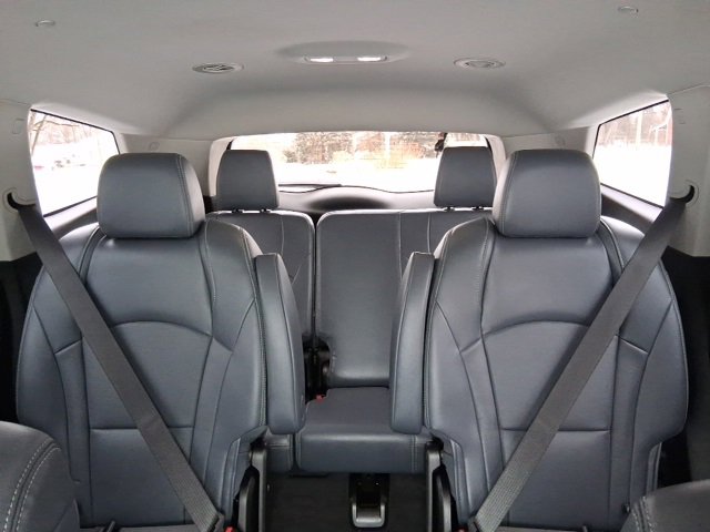 Used 2019 Buick Enclave Essence image 23