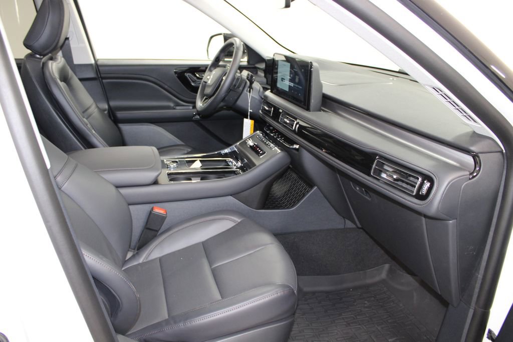 New 2026 Lincoln Aviator AWD image 29