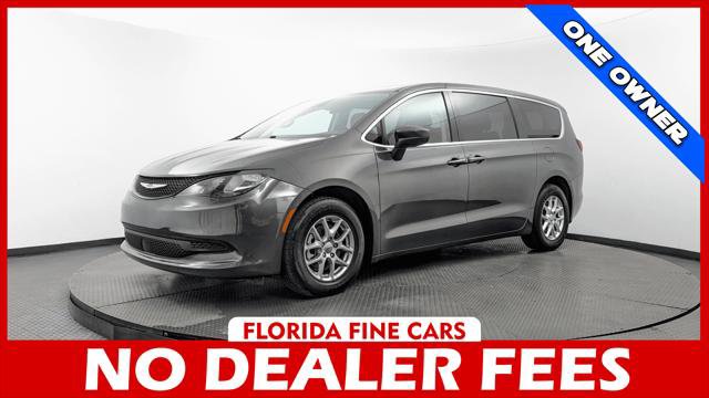 Used 2023 Chrysler Voyager LX FWD image 1