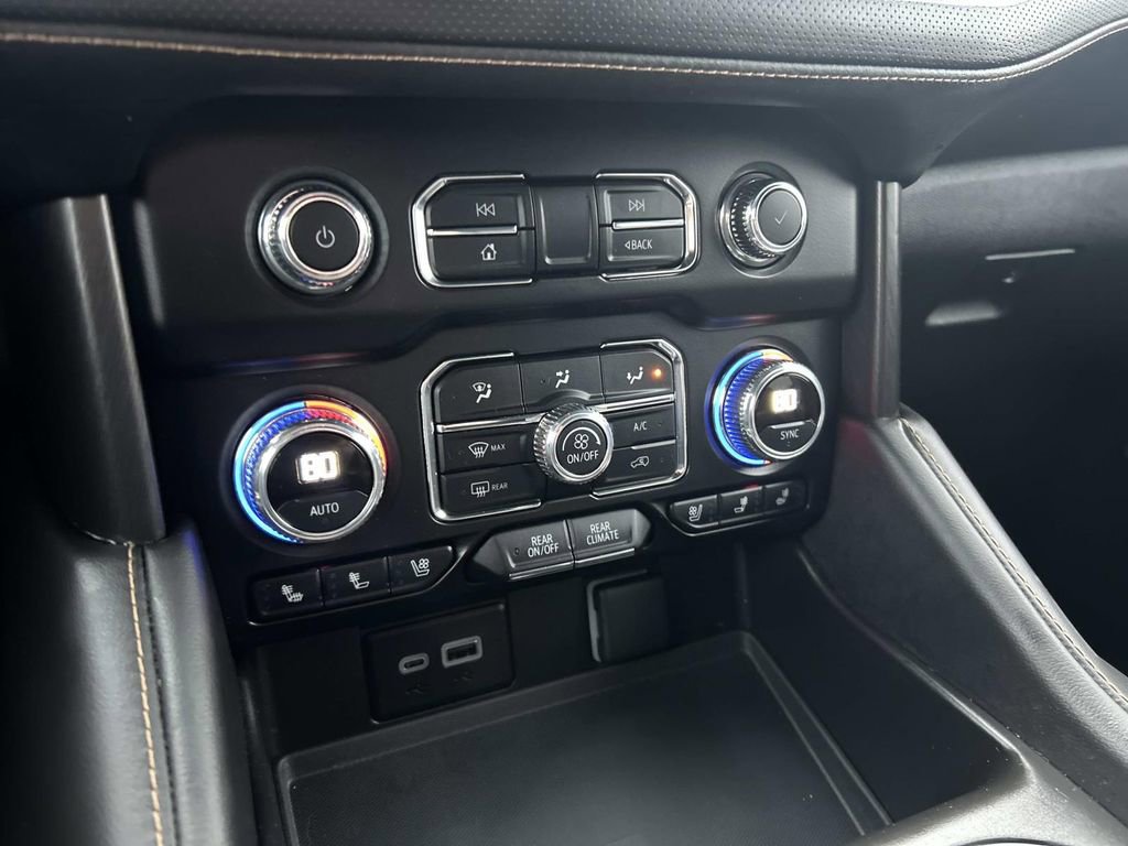 Used 2024 GMC Yukon AT4 w/ Technology Package image 32
