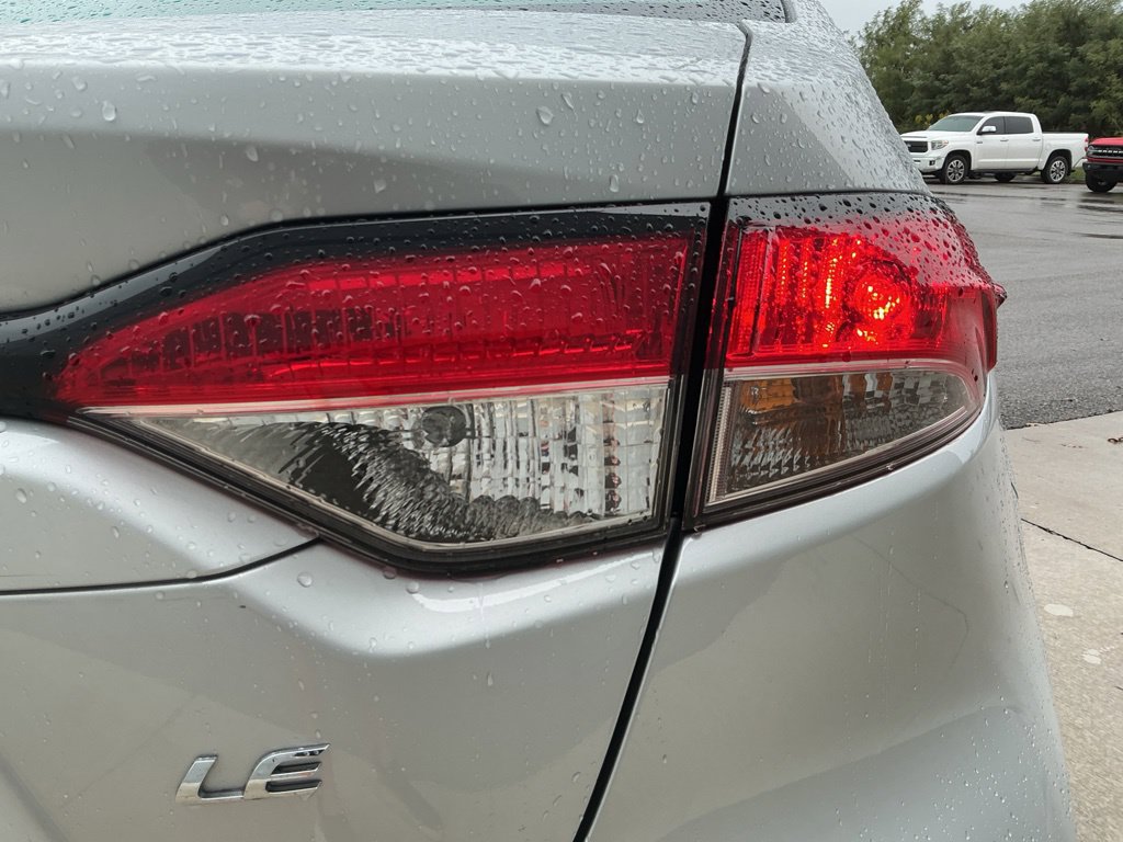 Used 2025 Toyota Corolla LE FWD image 11