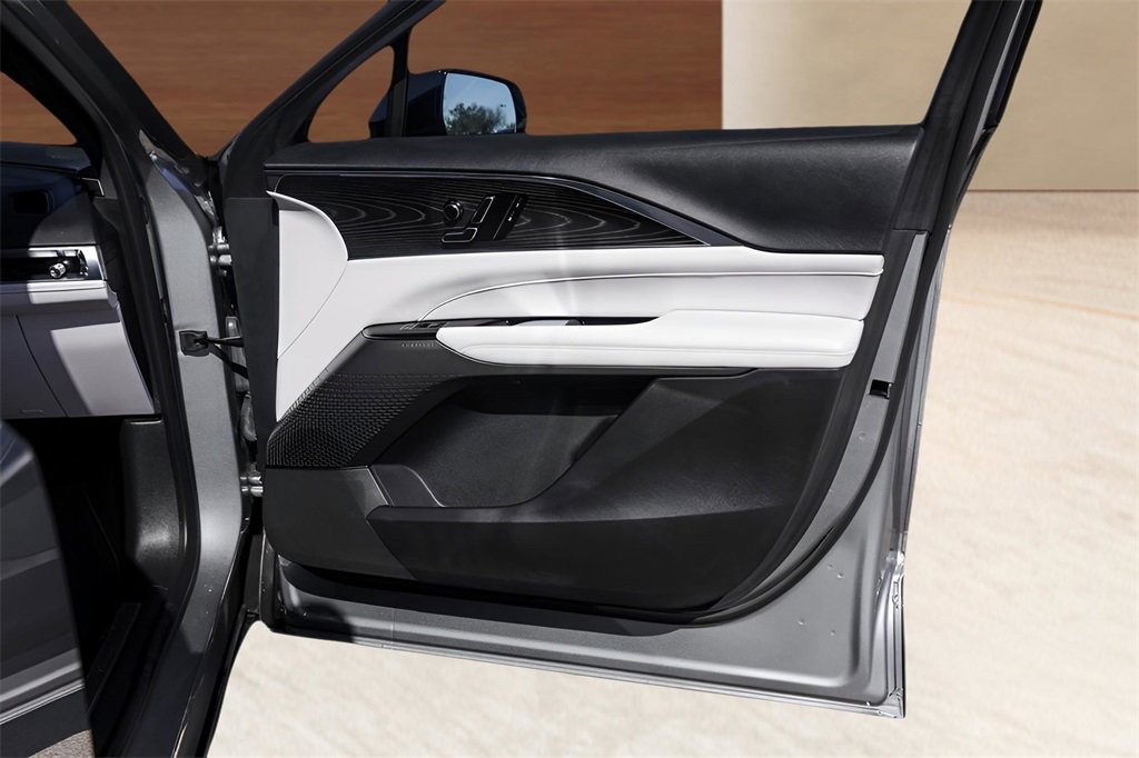 Certified 2024 Cadillac Lyriq Luxury image 26