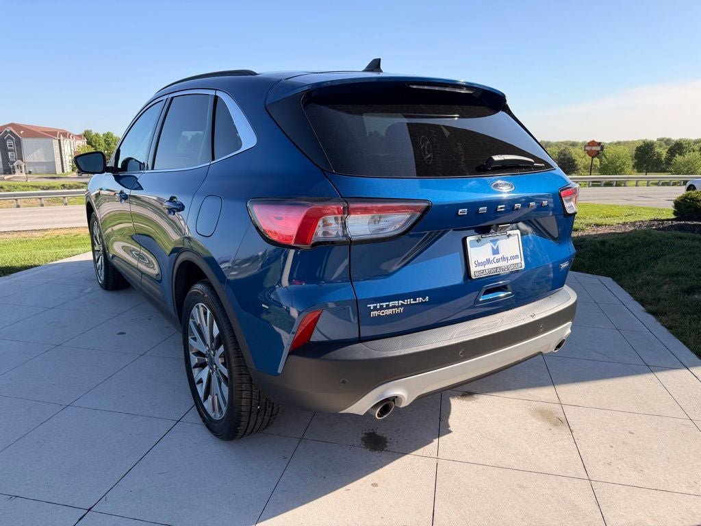 Used 2022 Ford Escape Titanium AWD/4WD image 3