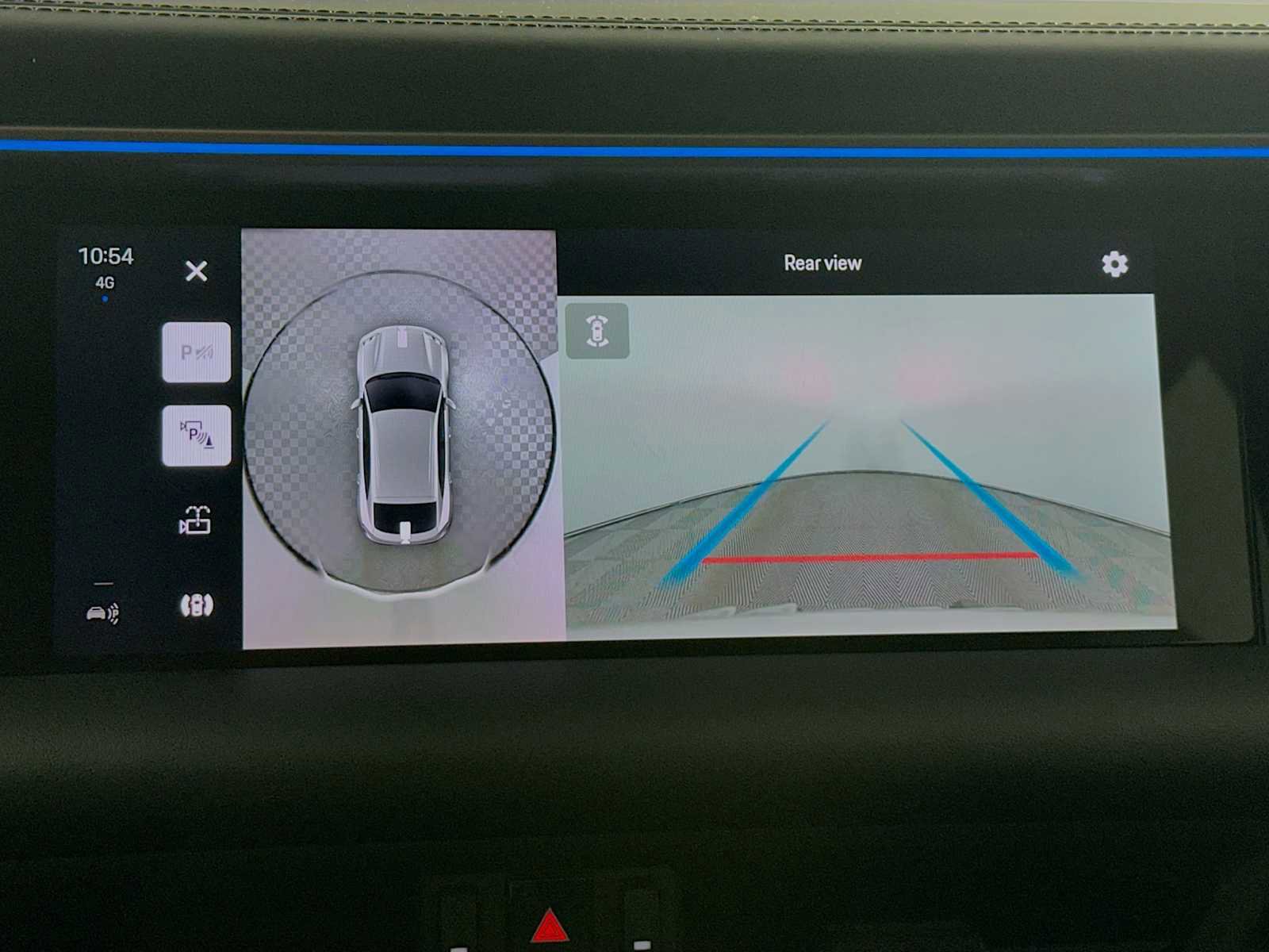 Certified 2025 Porsche Macan Electric image 18