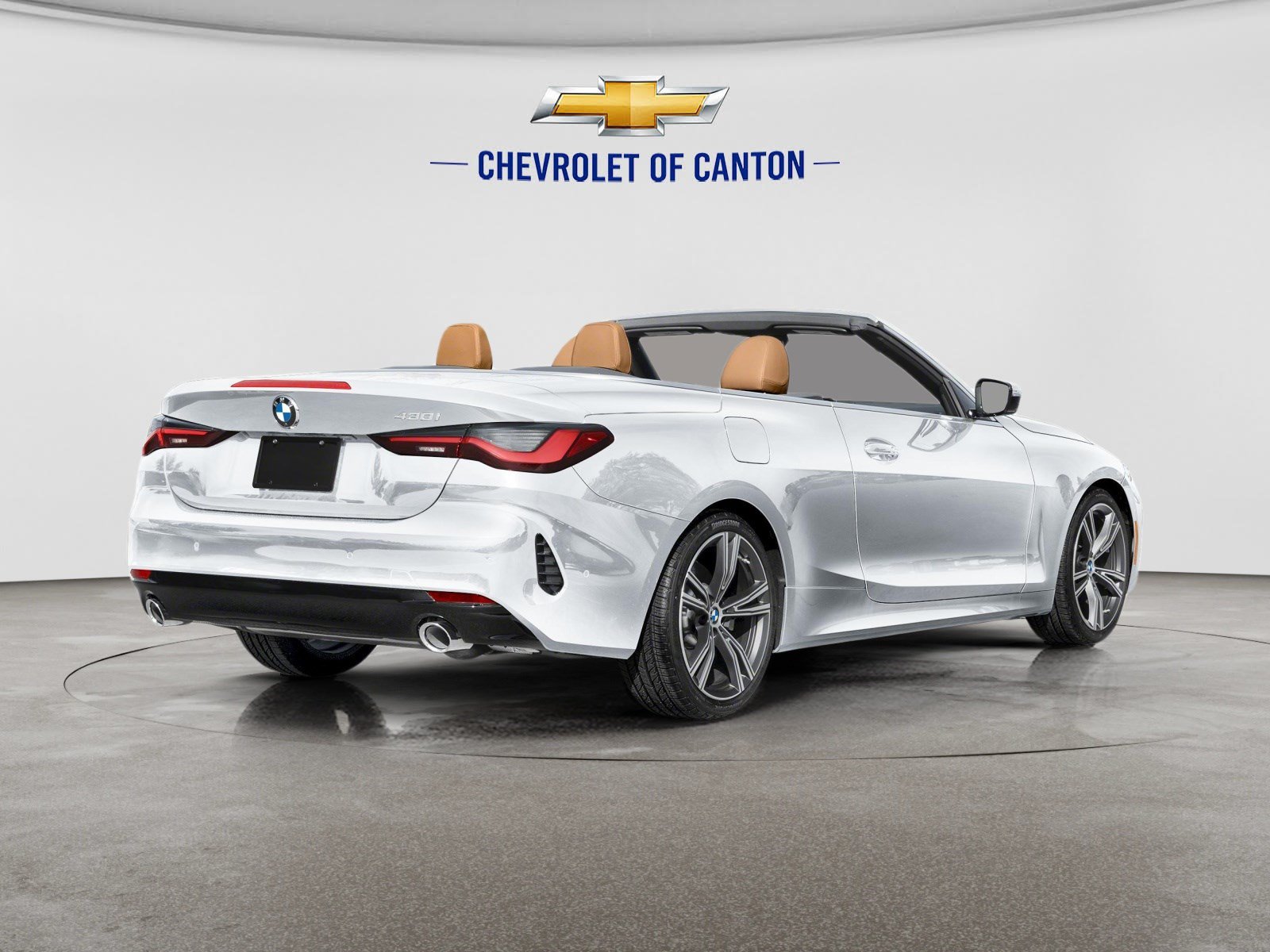 Used 2024 BMW 430i xDrive Convertible w/ M Sport Package AWD/4WD image 2