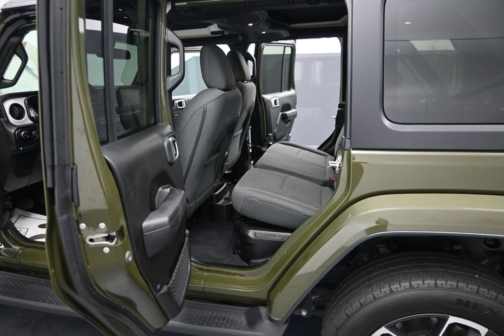 Used 2024 Jeep Wrangler Unlimited w/ Convenience Group AWD/4WD image 12