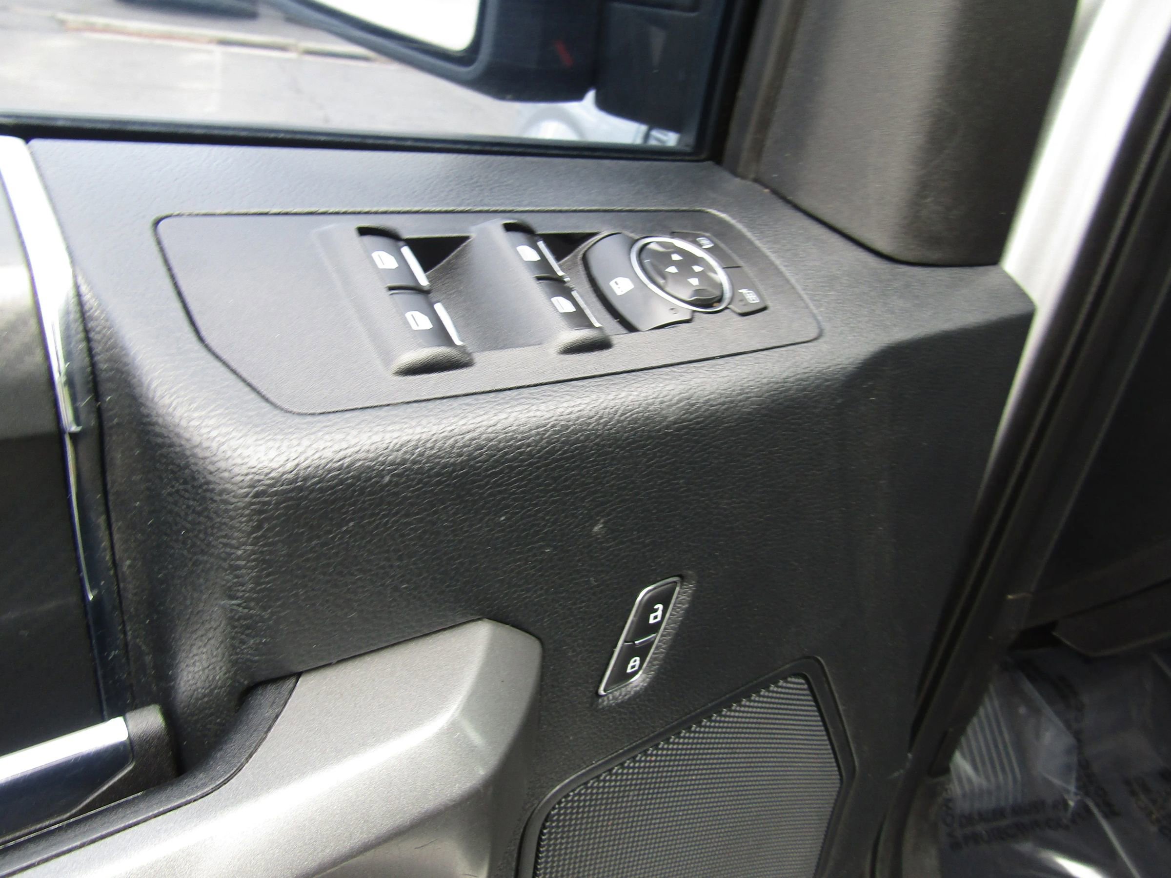 Used 2018 Ford F150 XLT w/ Equipment Group 302A Luxury image 15