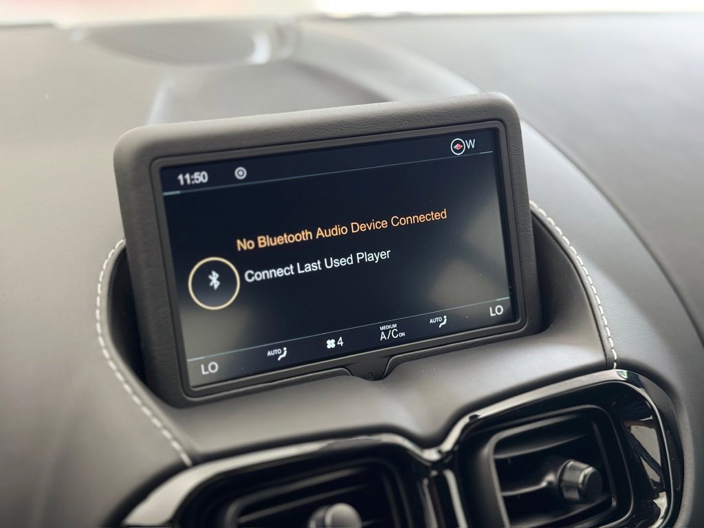 Used 2021 Aston Martin V8 Vantage Coupe image 13