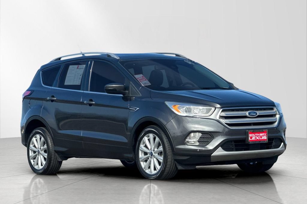 Used 2018 Ford Escape Titanium w/ Ford Safe & Smart Package FWD image 8