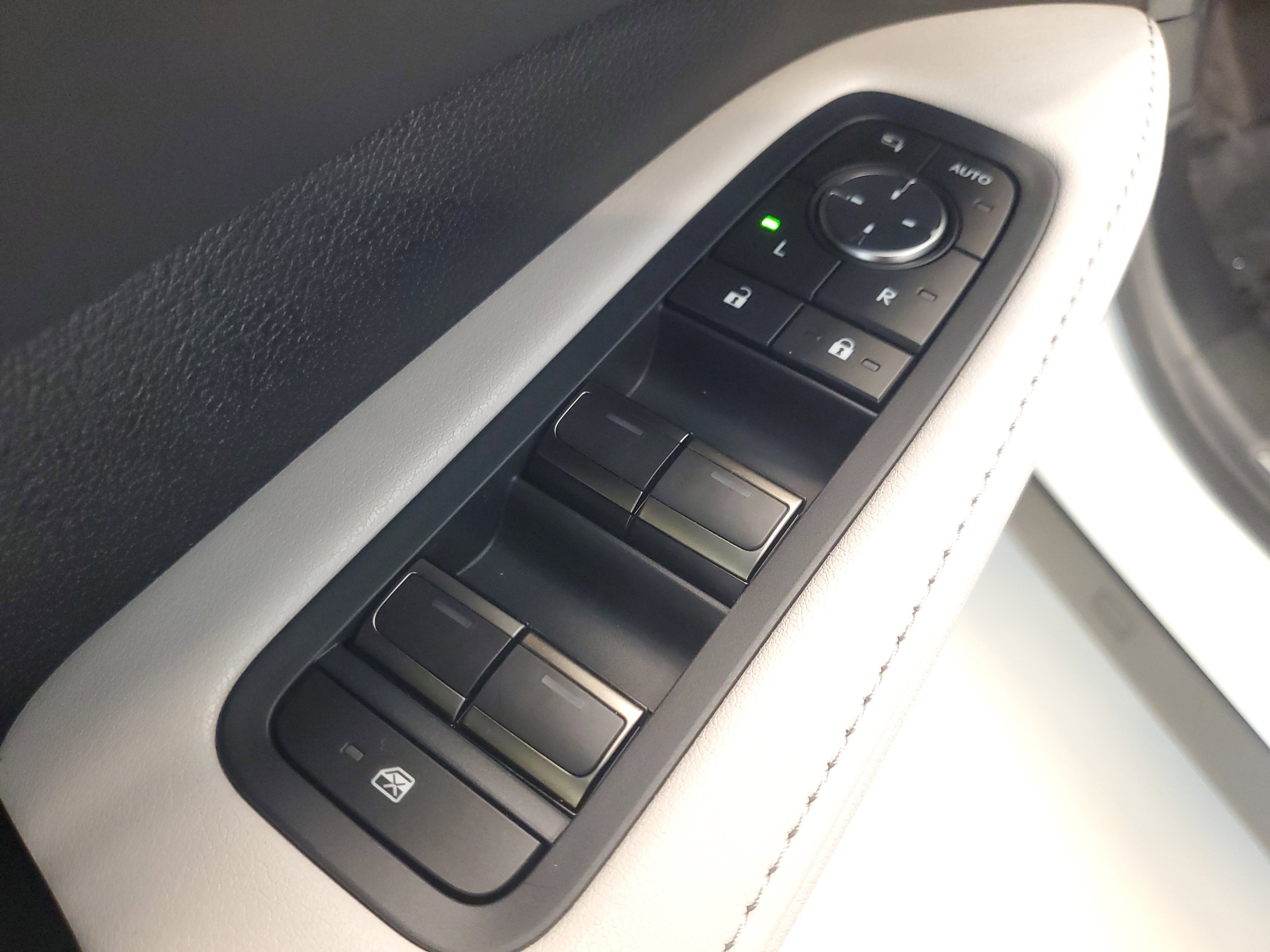 Used 2025 Lexus RX 350h image 25