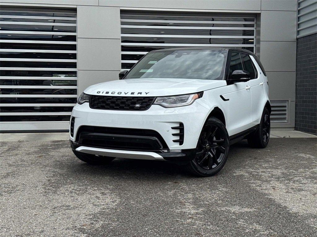 New 2025 Land Rover Discovery Dynamic SE