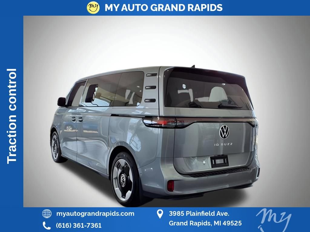 Used 2025 Volkswagen ID. Buzz Pro S RWD image 5