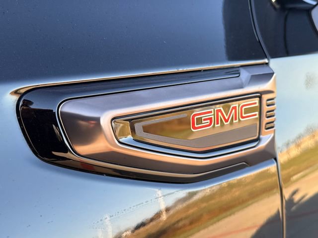 Used 2025 GMC Yukon AT4 Ultimate AWD/4WD image 6