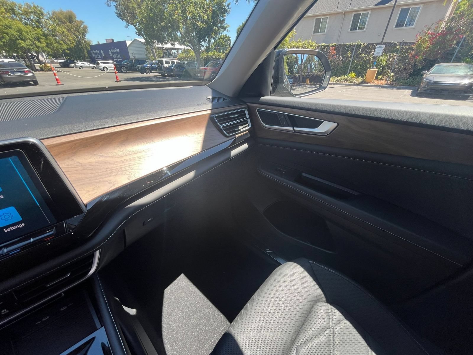 Used 2026 Volkswagen Atlas SE FWD image 38