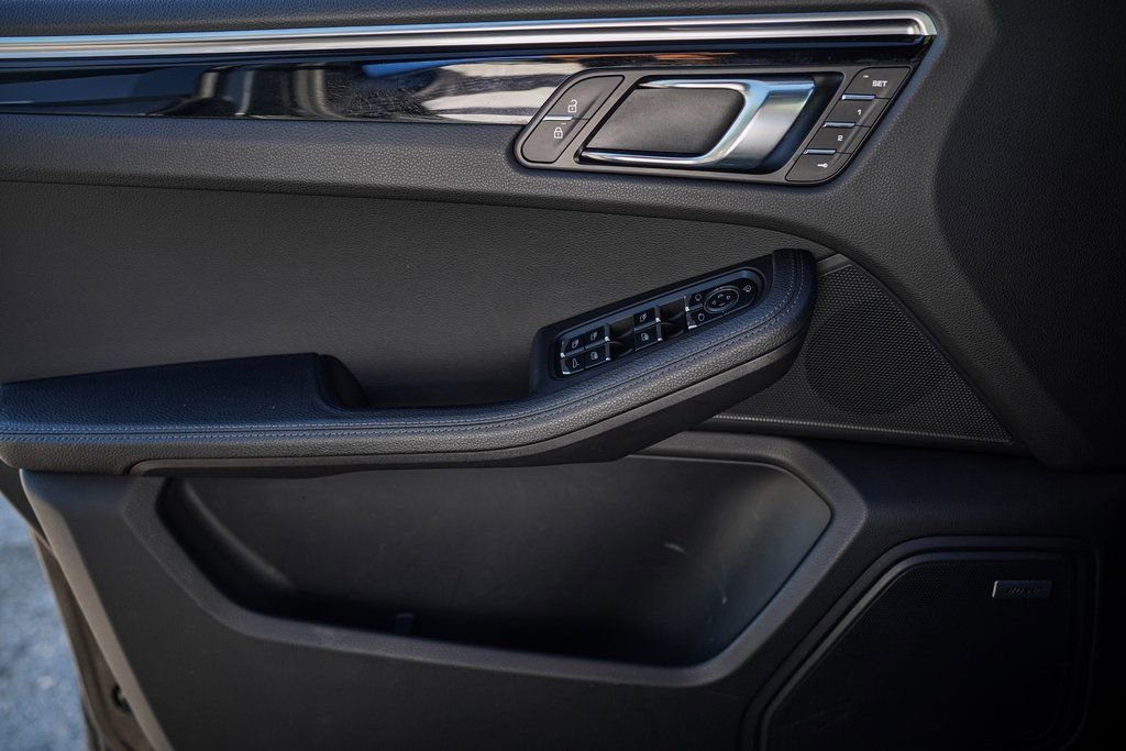 Used 2024 Porsche Macan w/ Premium Plus Package image 35