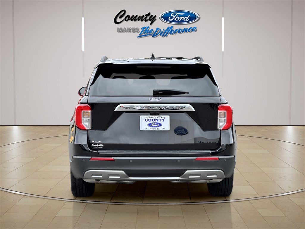 Used 2023 Ford Explorer XLT w/ Equipment Group 202A image 4