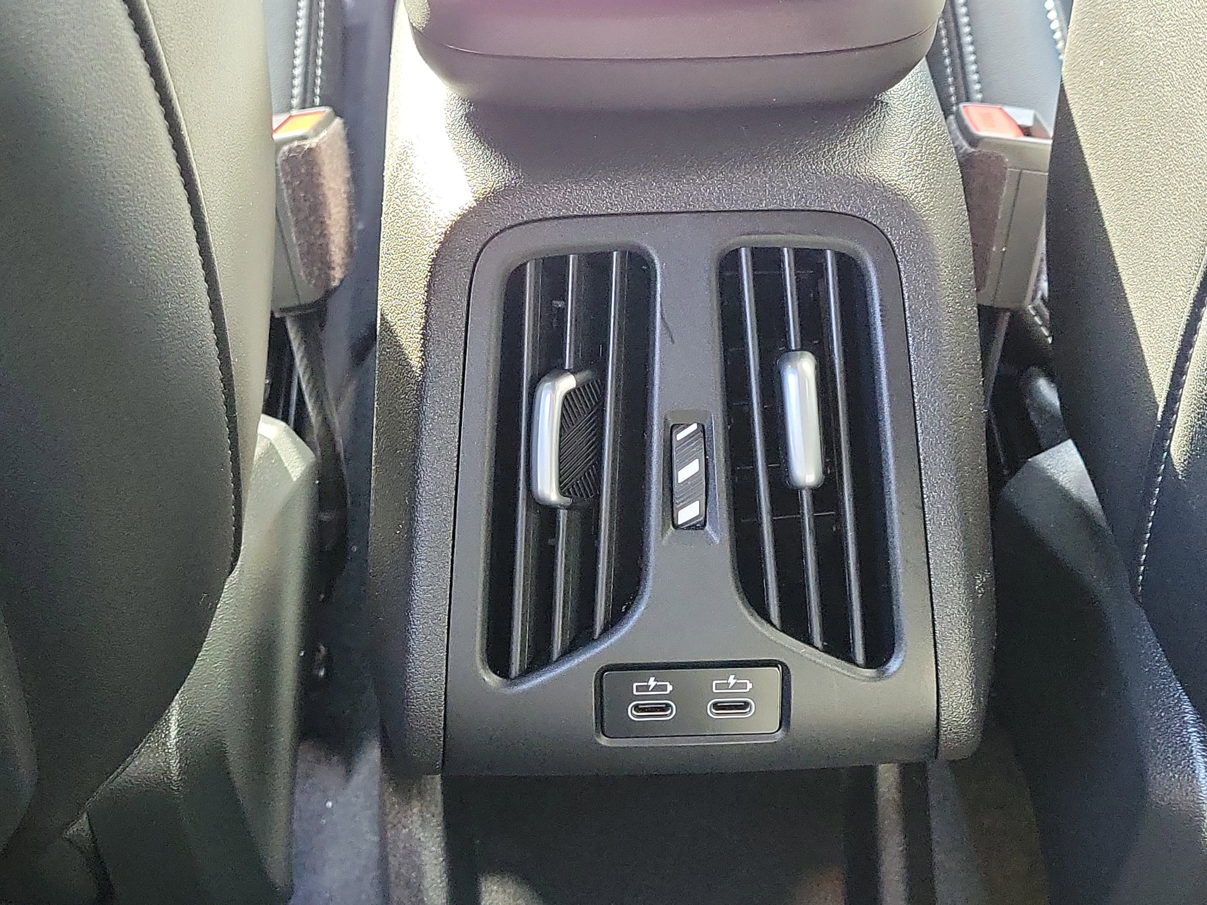 Used 2025 BMW X2 xDrive28i image 13