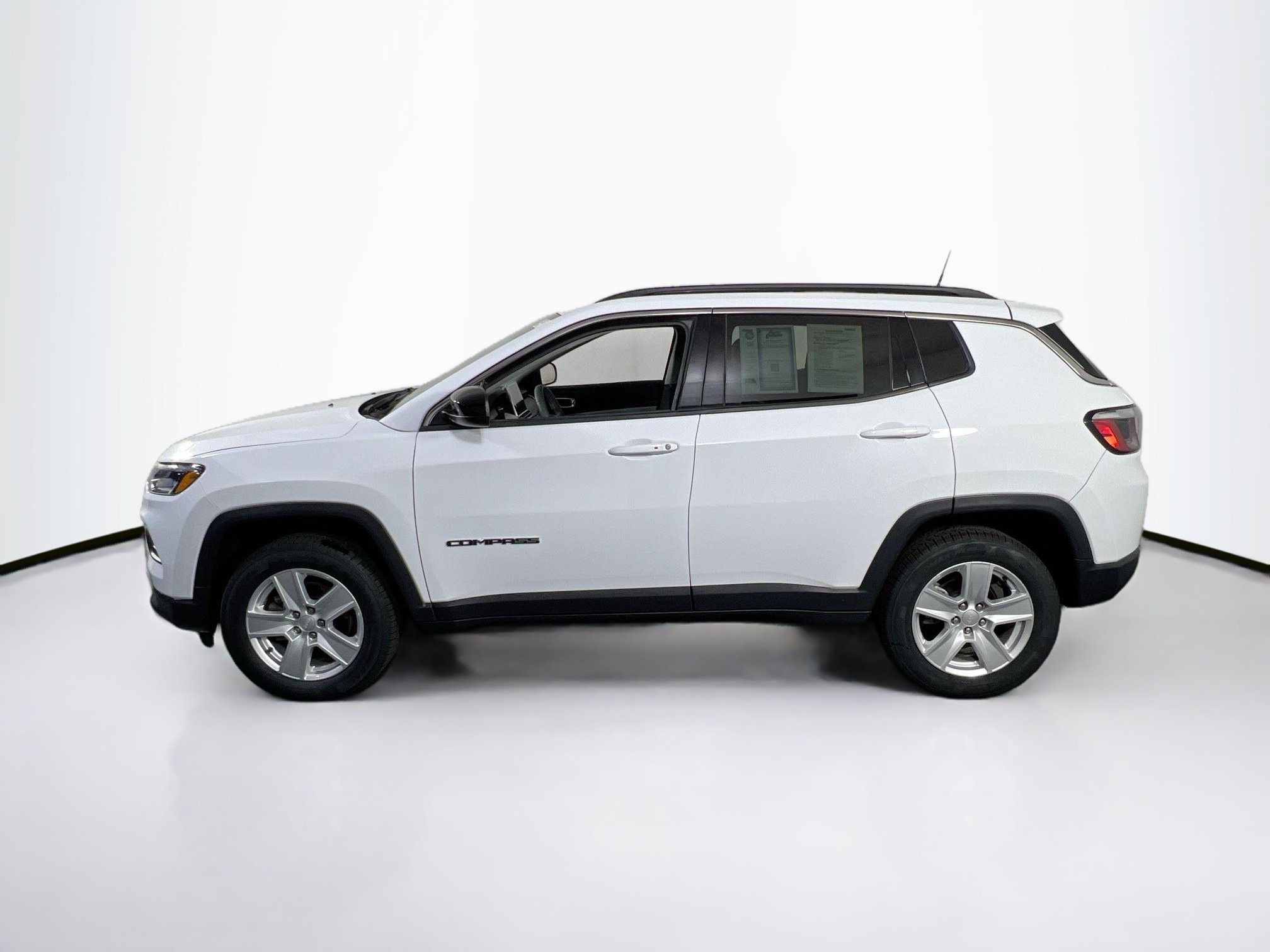 Used 2022 Jeep Compass Latitude AWD/4WD image 8