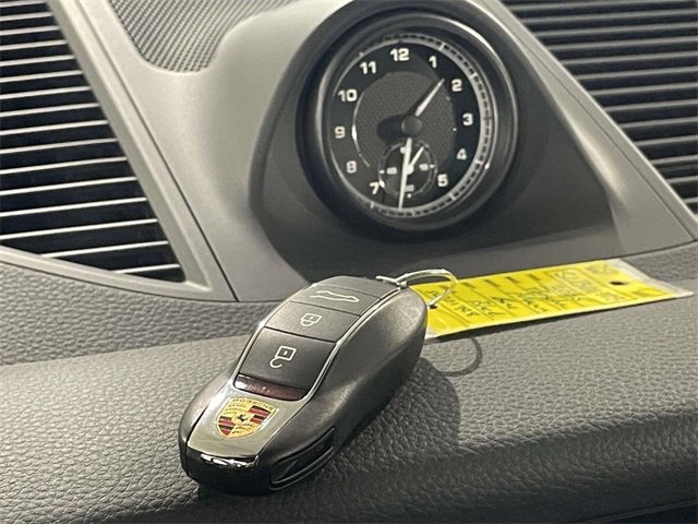 Used 2025 Porsche Macan image 98