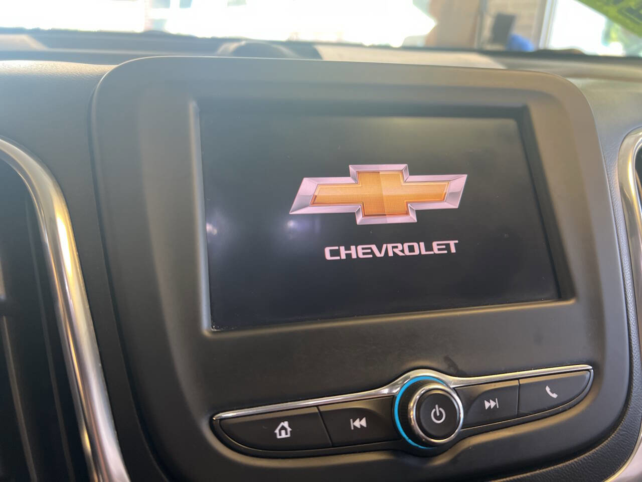 Used 2022 Chevrolet Equinox LS image 34