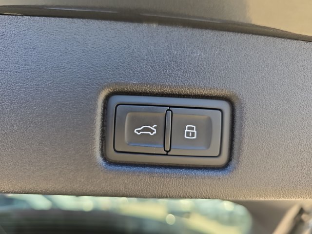 Certified 2025 Audi Q5 Premium w/ Premium Plus AWD/4WD image 16