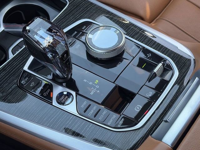 Used 2022 BMW X7 M50i image 30