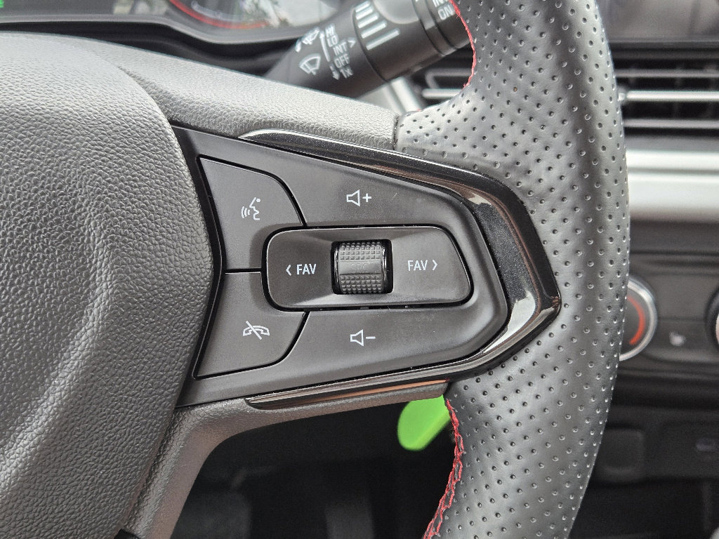 Used 2024 Chevrolet Trax RS w/ Driver Confidence Package image 28