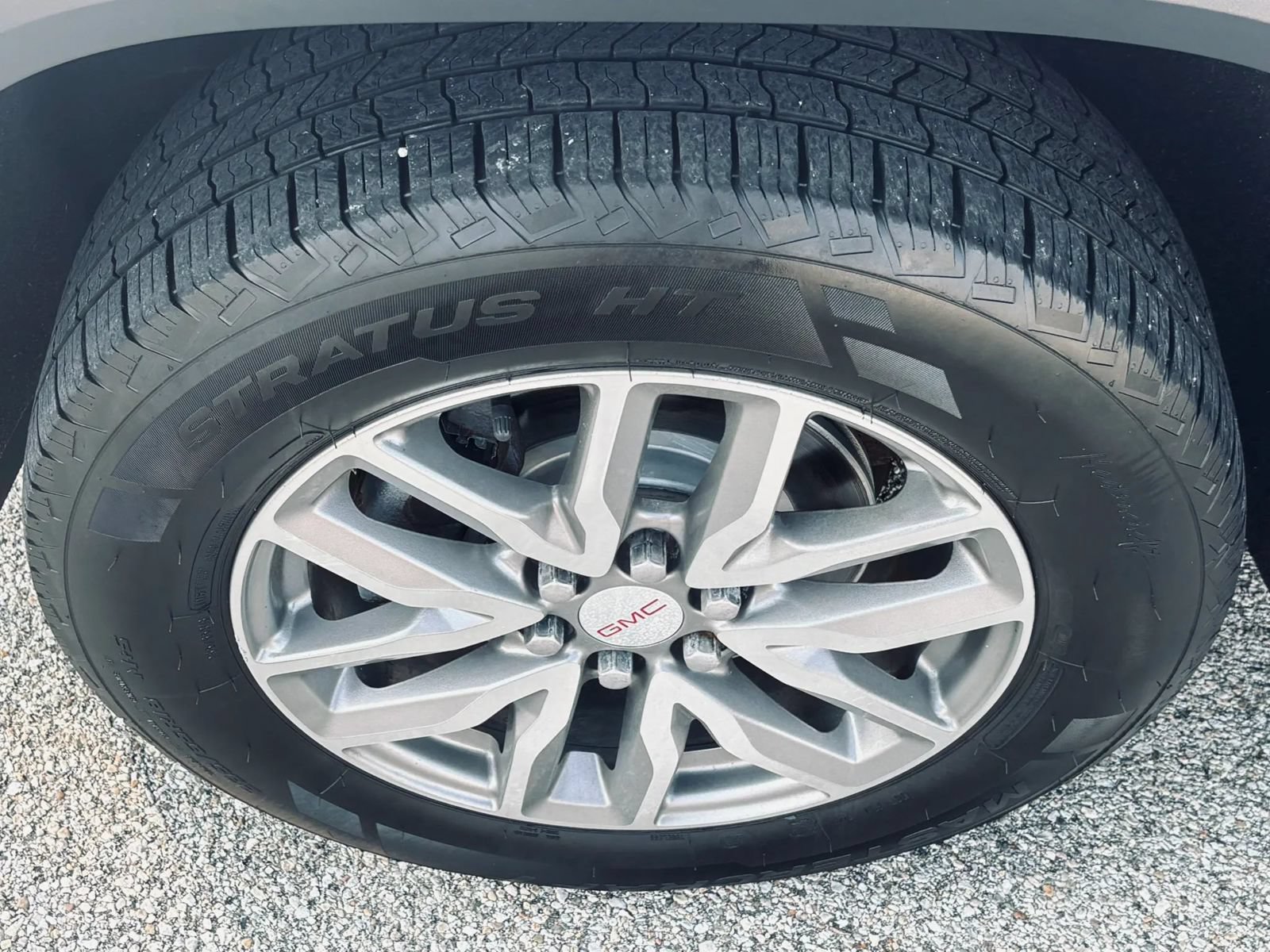 Used 2017 GMC Acadia SLE AWD/4WD image 3