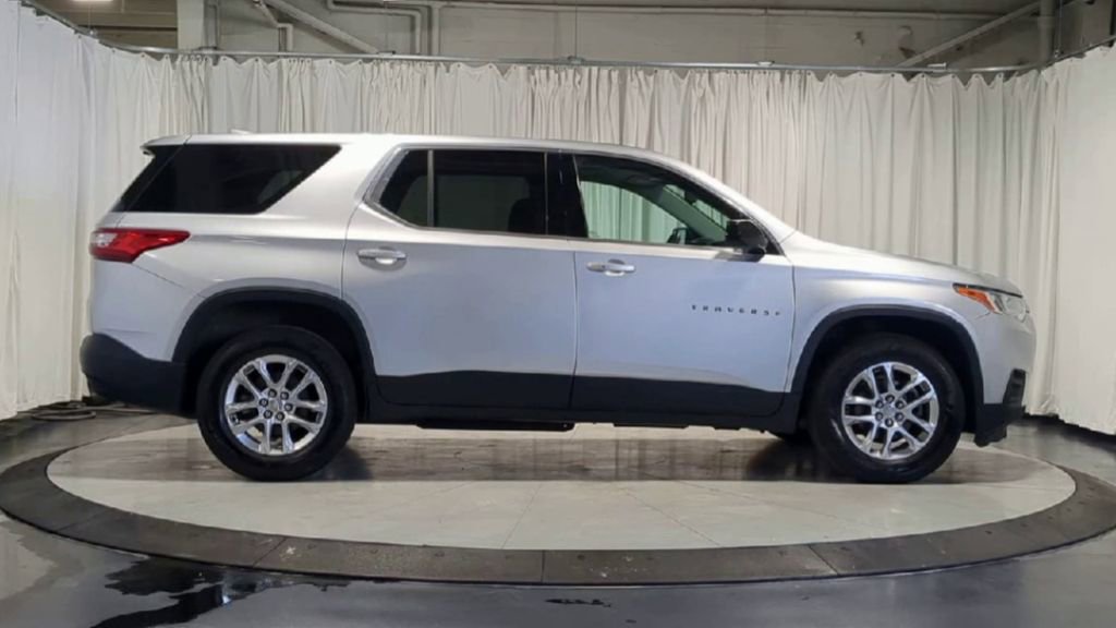 Used 2019 Chevrolet Traverse LS FWD image 11
