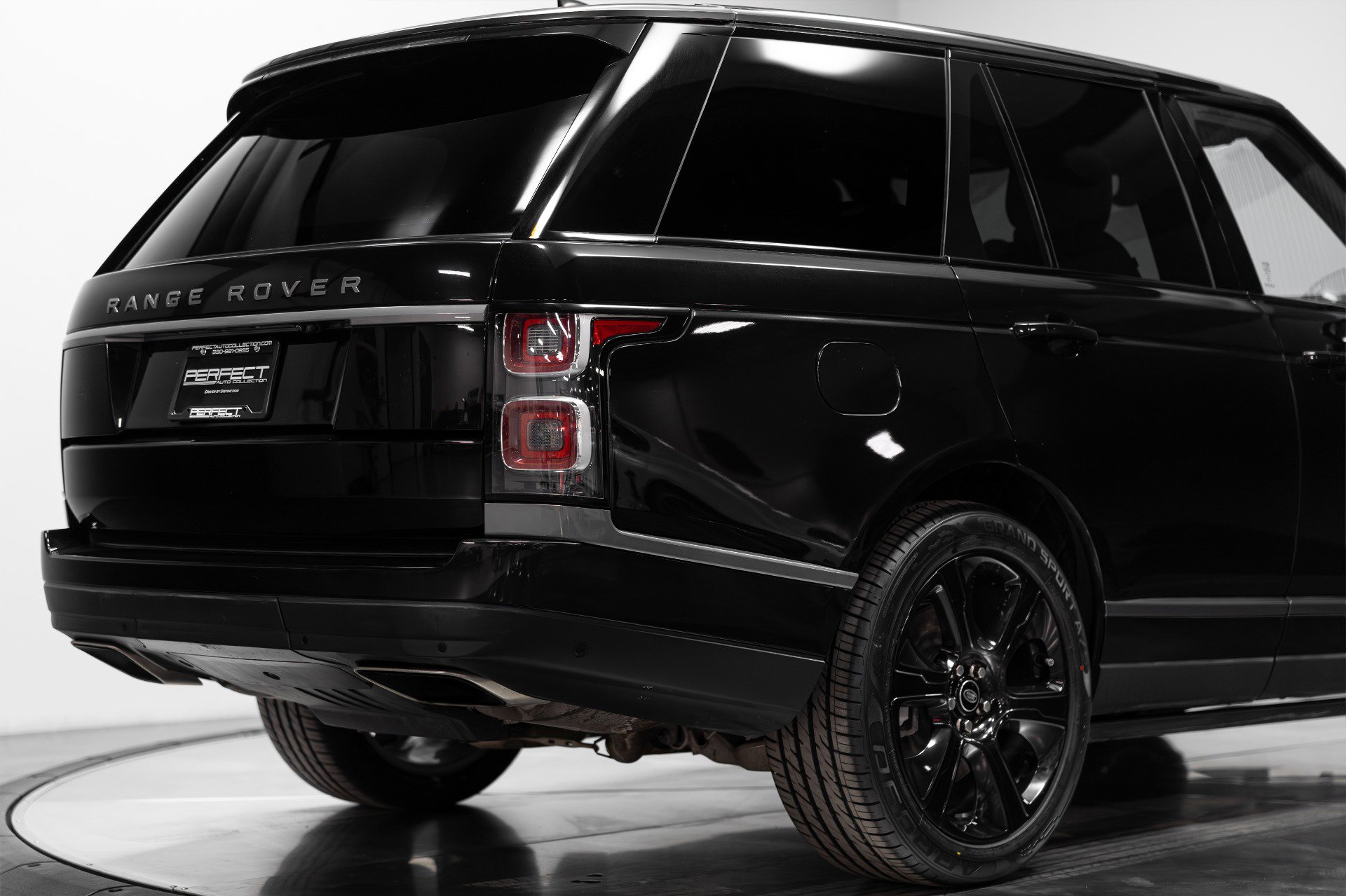 Used 2021 Land Rover Range Rover Westminster Edition image 14