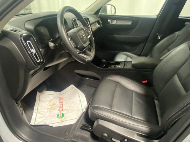 Certified 2025 Volvo XC40 B5 Core image 10