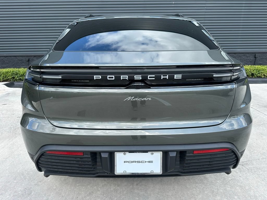 Used 2026 Porsche Macan Electric RWD image 12