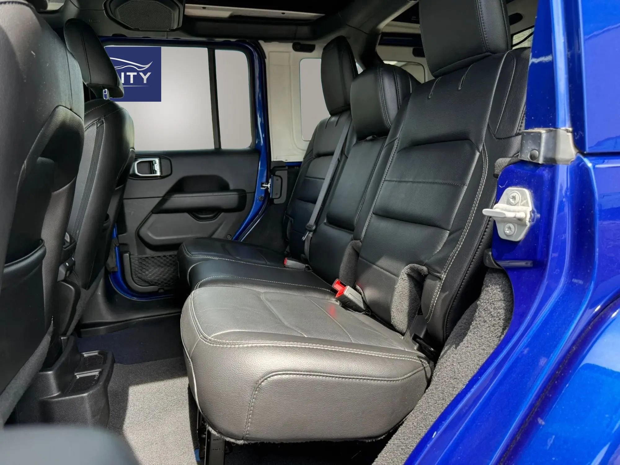 Used 2019 Jeep Wrangler Unlimited Sahara image 31