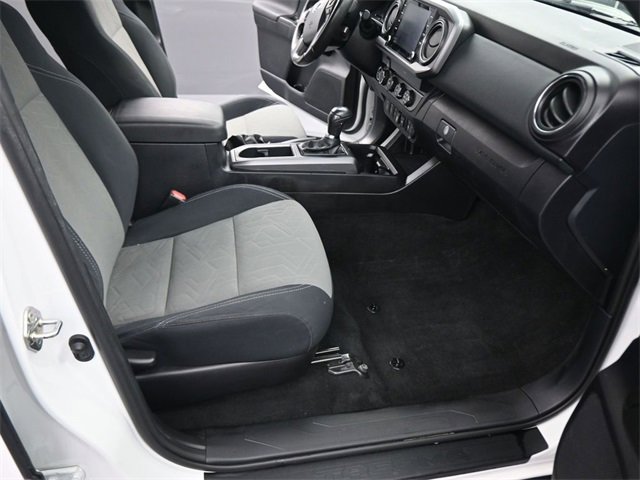 Used 2020 Toyota Tacoma TRD Off-Road image 12