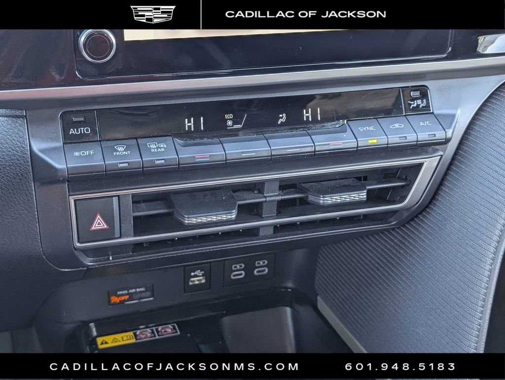 Used 2025 Toyota Camry SE image 17