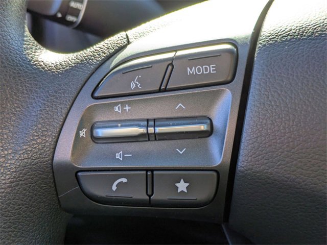 Used 2022 Hyundai Kona SE image 15