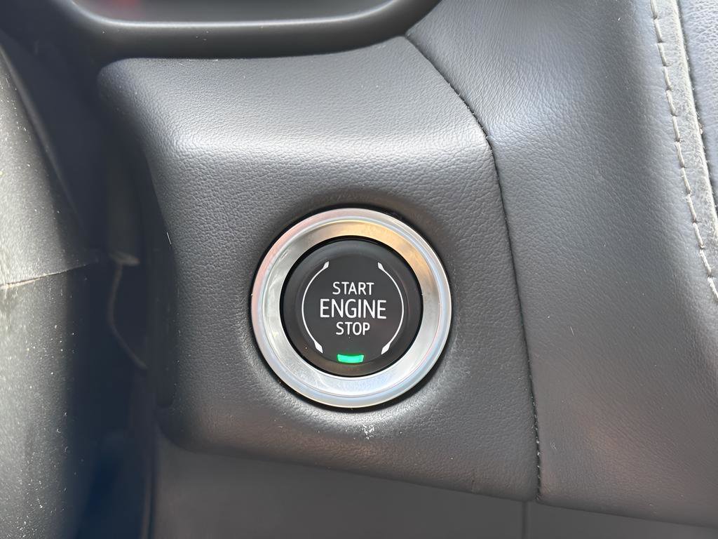 Used 2022 Chevrolet Tahoe LT w/ Luxury Package image 17