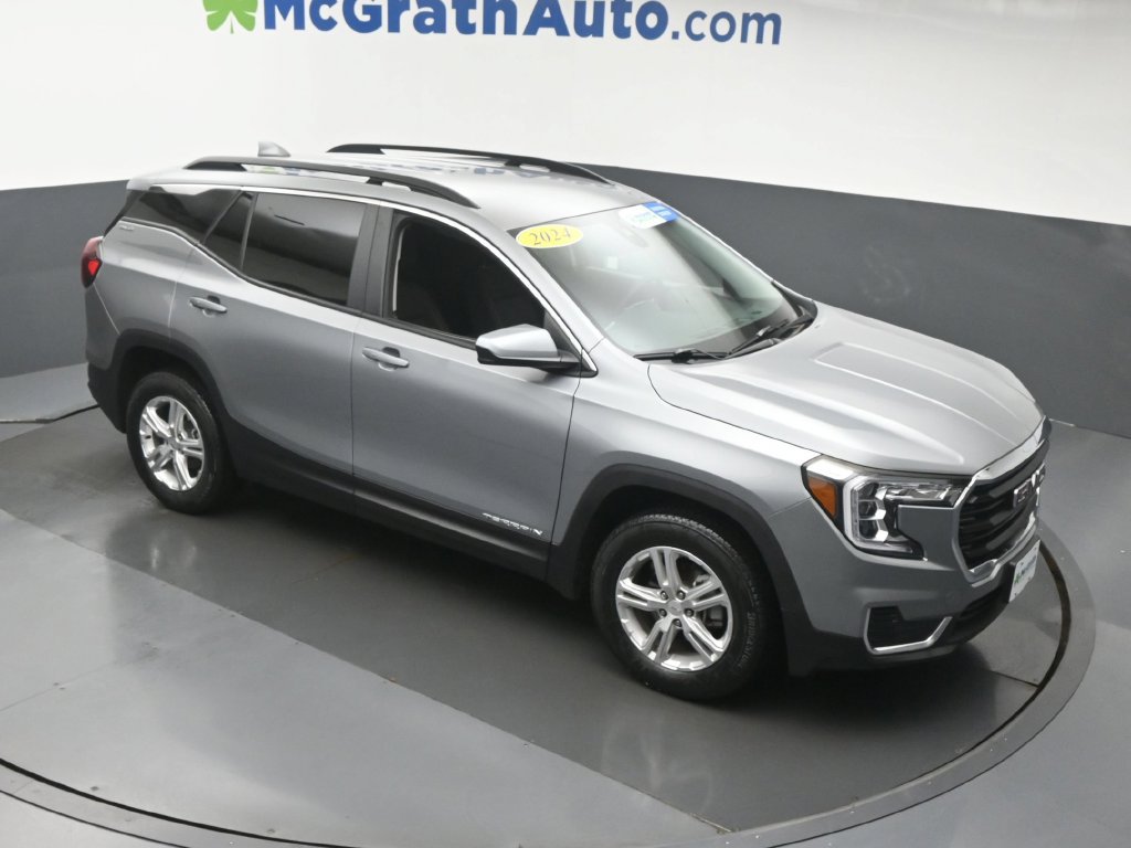 Used 2024 GMC Terrain SLE w/ Driver Convenience Package AWD/4WD image 3